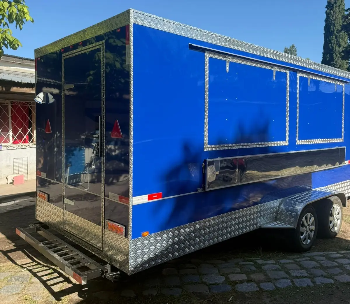 Trailer sob medida fabricado no Brasil